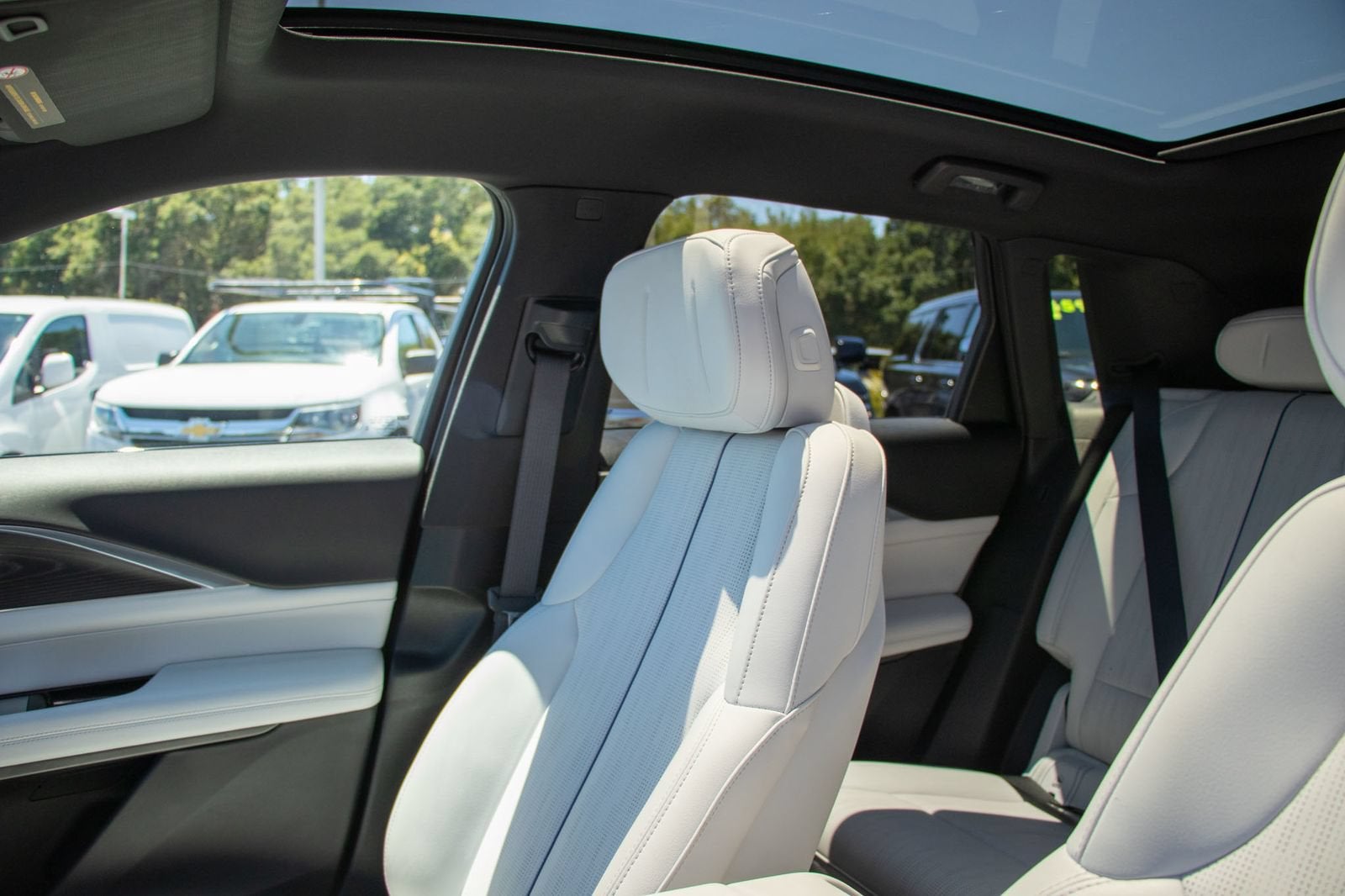 2024 Cadillac LYRIQ Luxury 1