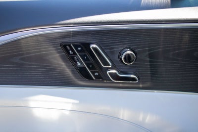 2024 Cadillac LYRIQ Luxury 1
