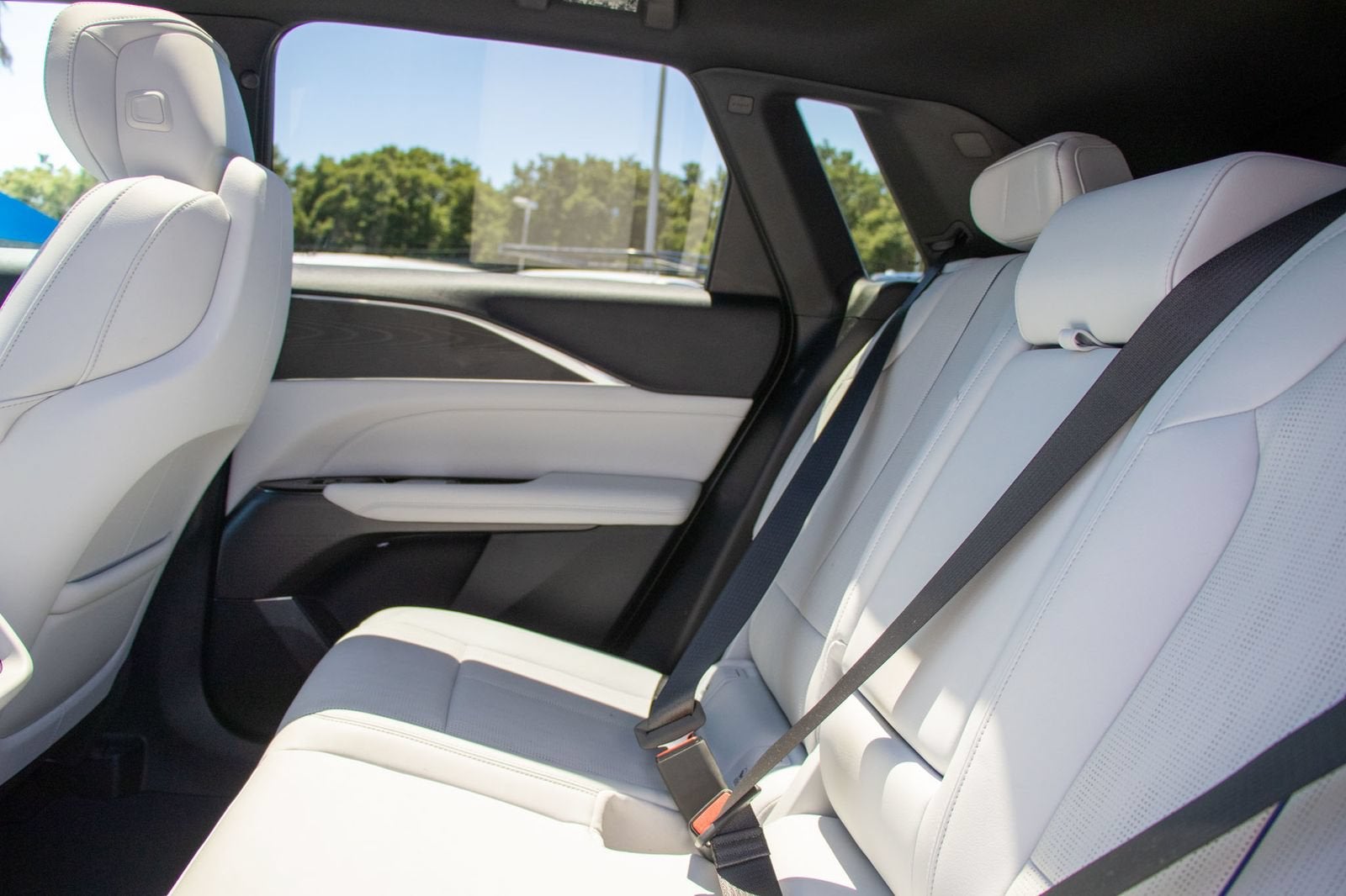 2024 Cadillac LYRIQ Luxury 1