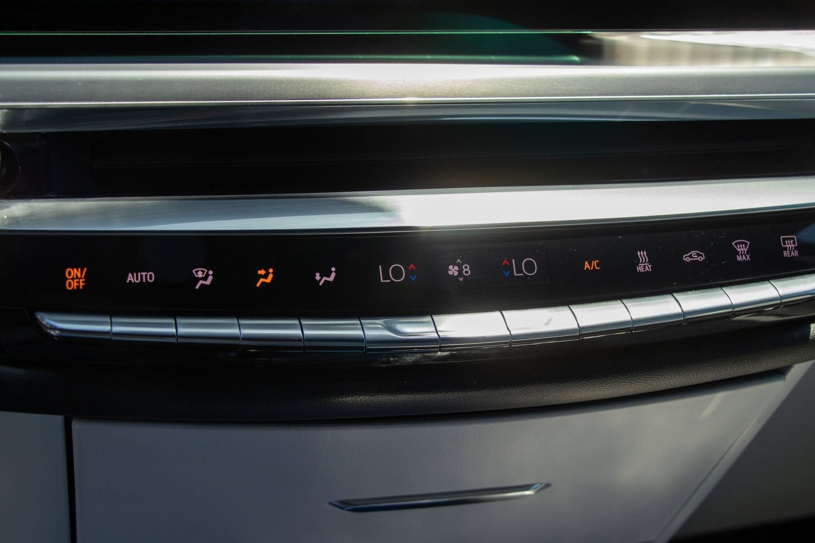 2024 Cadillac LYRIQ Luxury 1