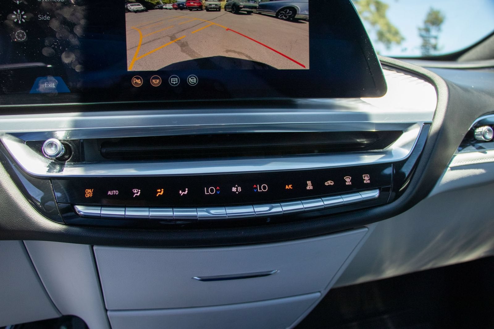 2024 Cadillac LYRIQ Luxury 1