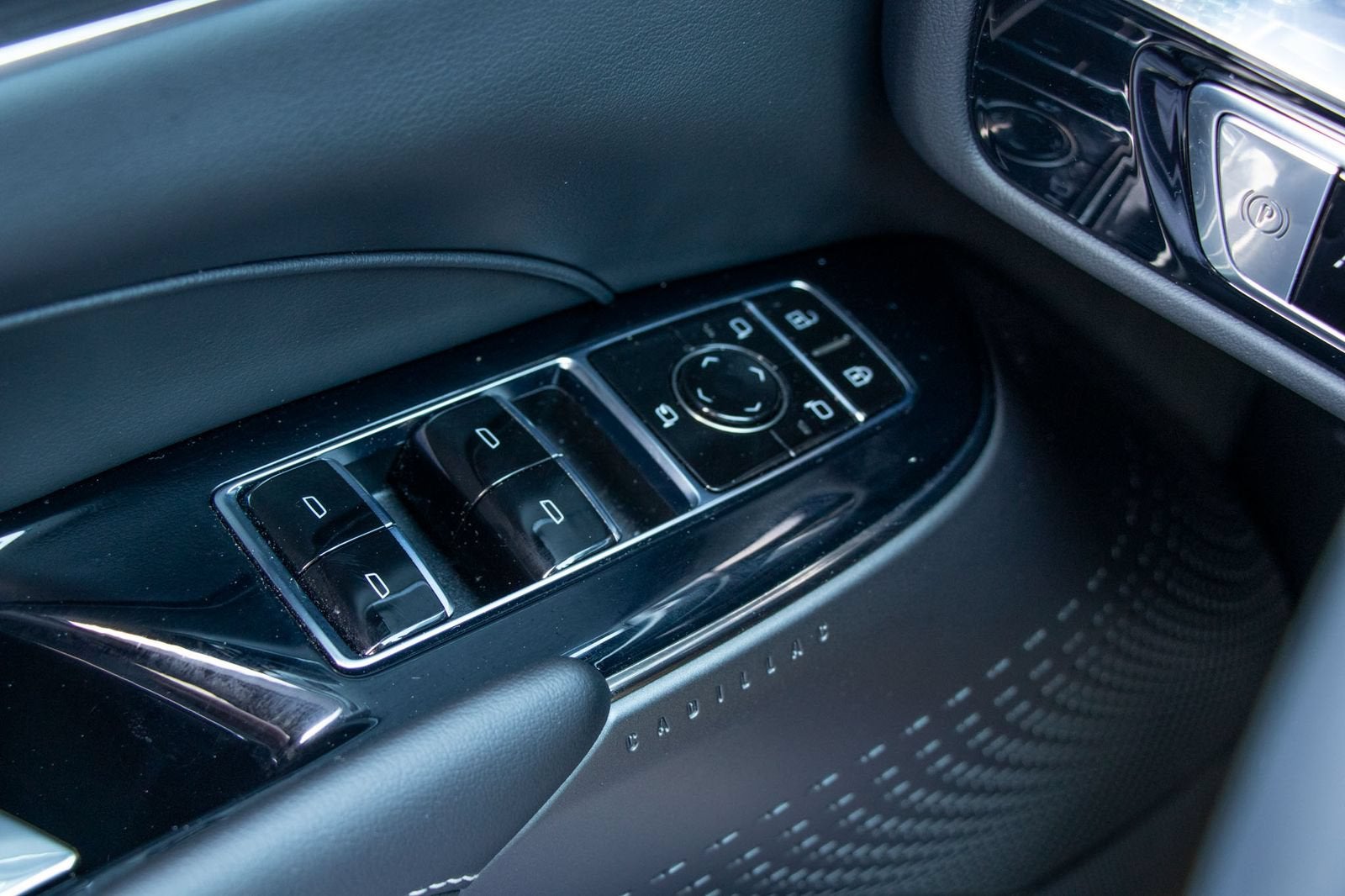 2024 Cadillac LYRIQ Sport 1