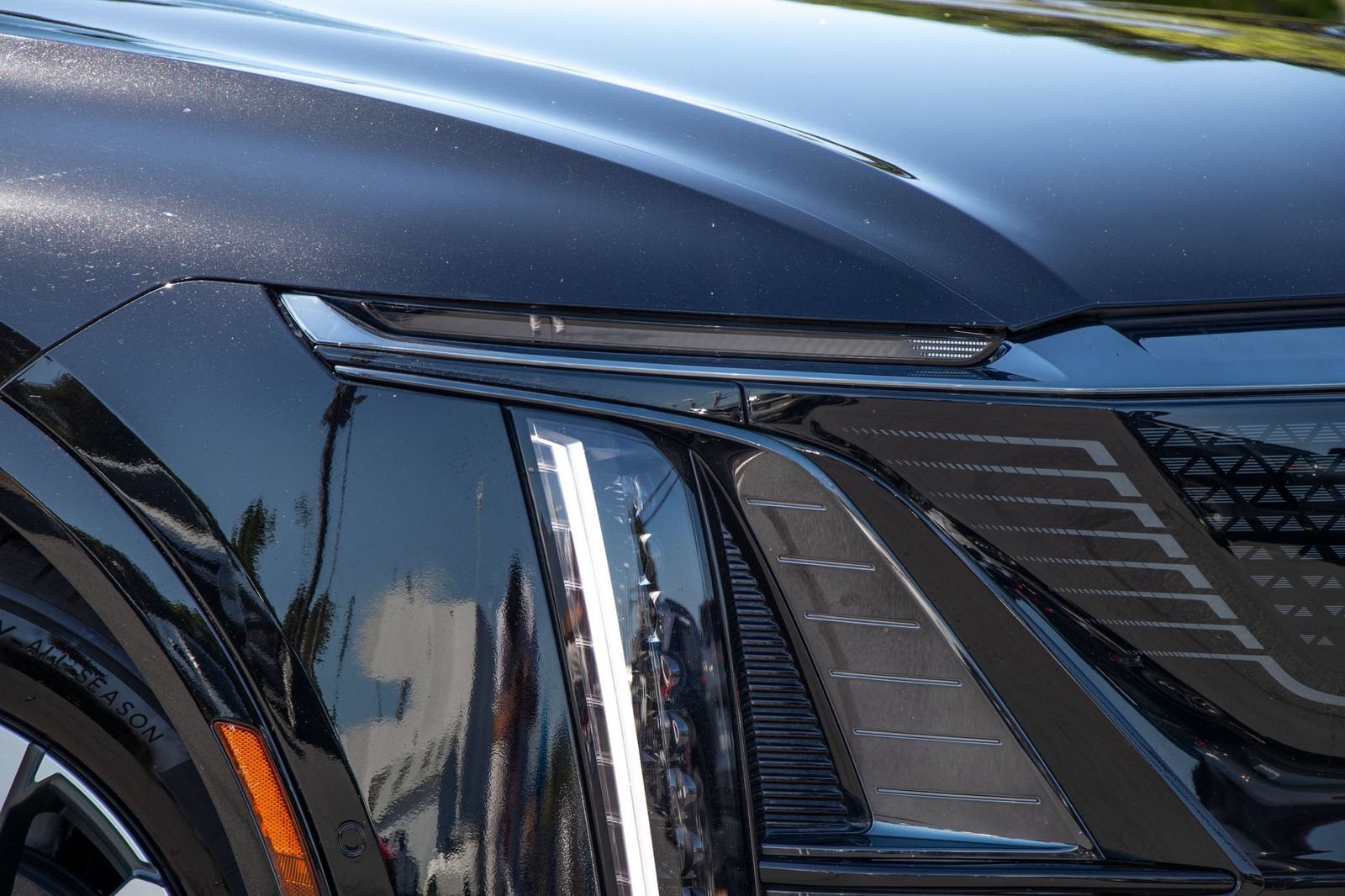 2024 Cadillac LYRIQ Sport 1