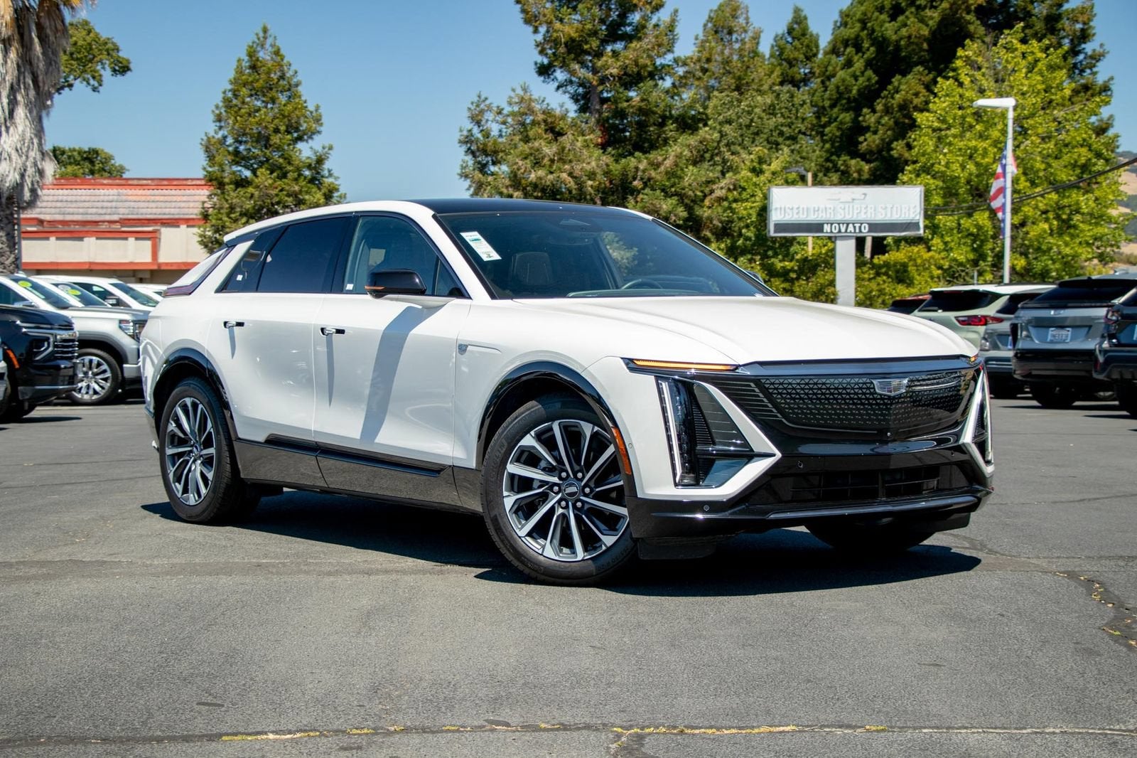 2024 Cadillac LYRIQ Sport 1