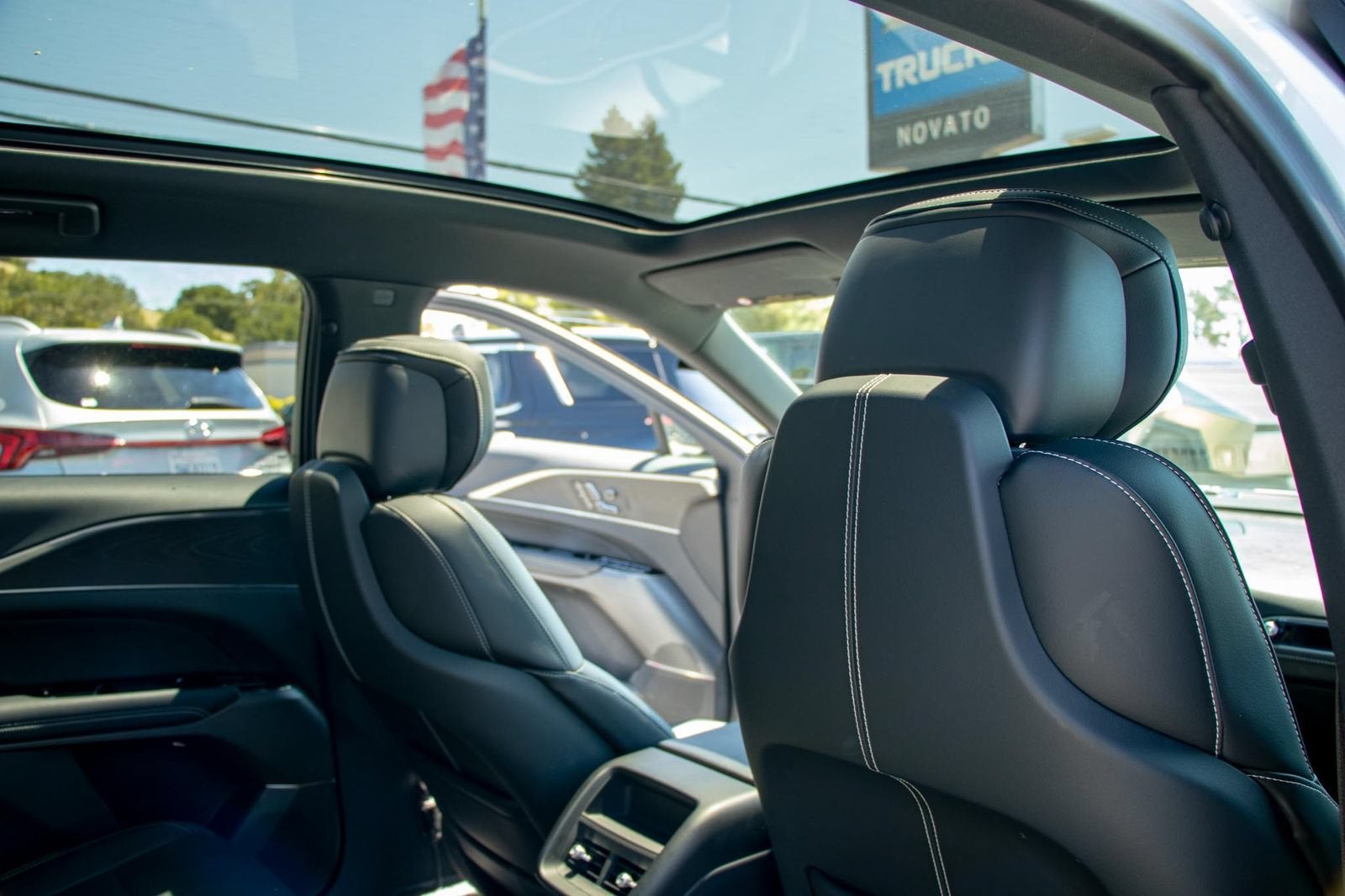 2024 Cadillac LYRIQ Sport 1