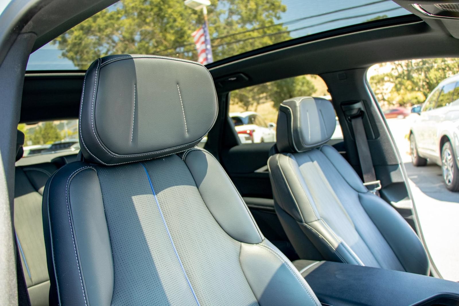 2024 Cadillac LYRIQ Sport 1