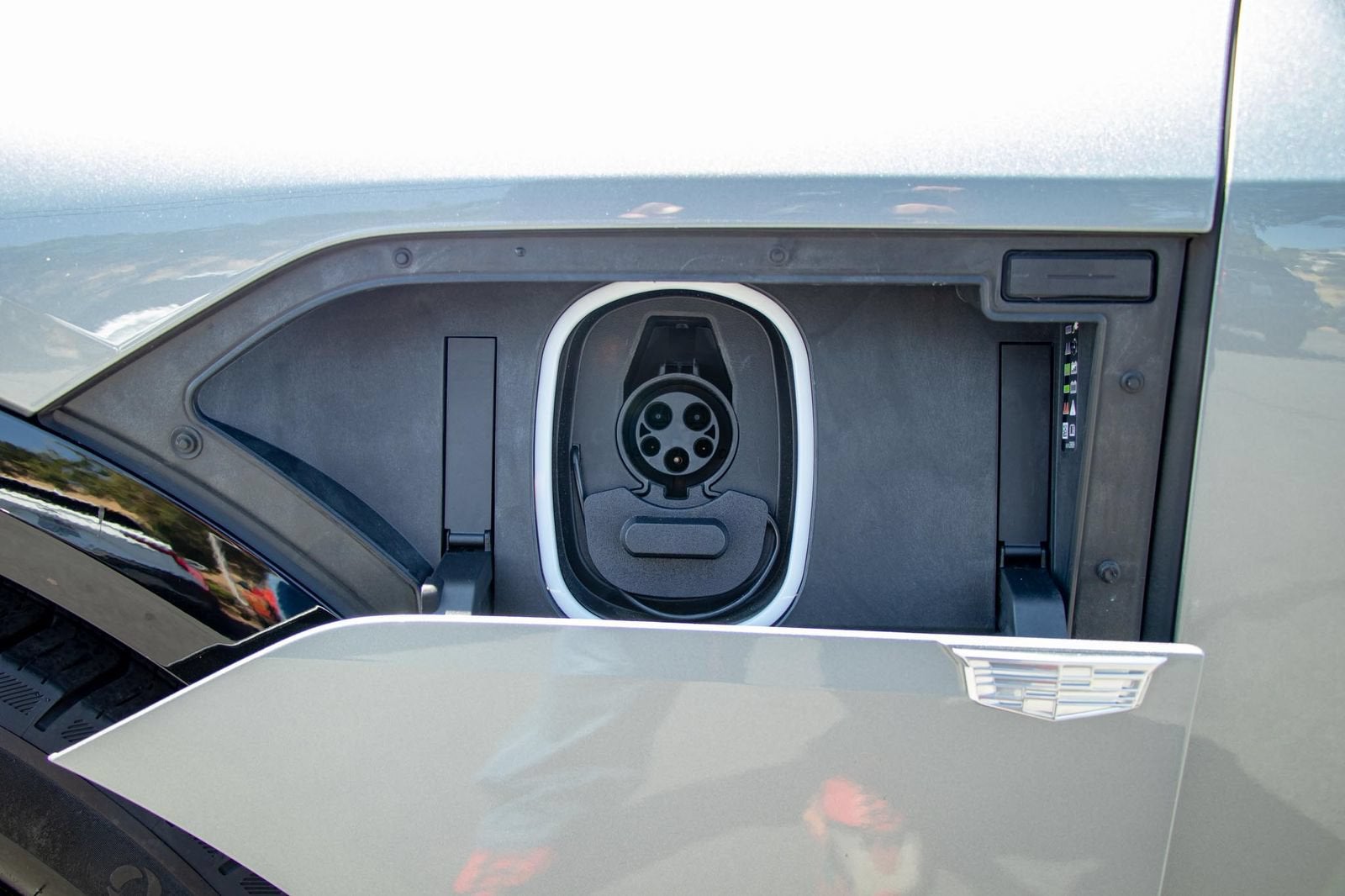 2024 Cadillac LYRIQ Sport 1