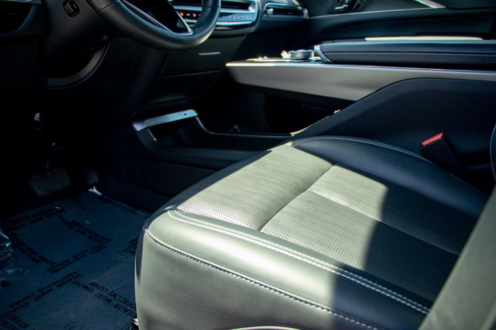 2024 Cadillac LYRIQ Sport 1