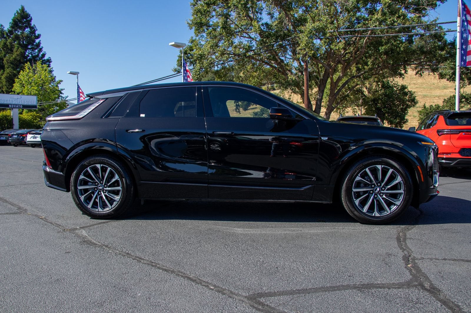 2024 Cadillac LYRIQ Sport 2
