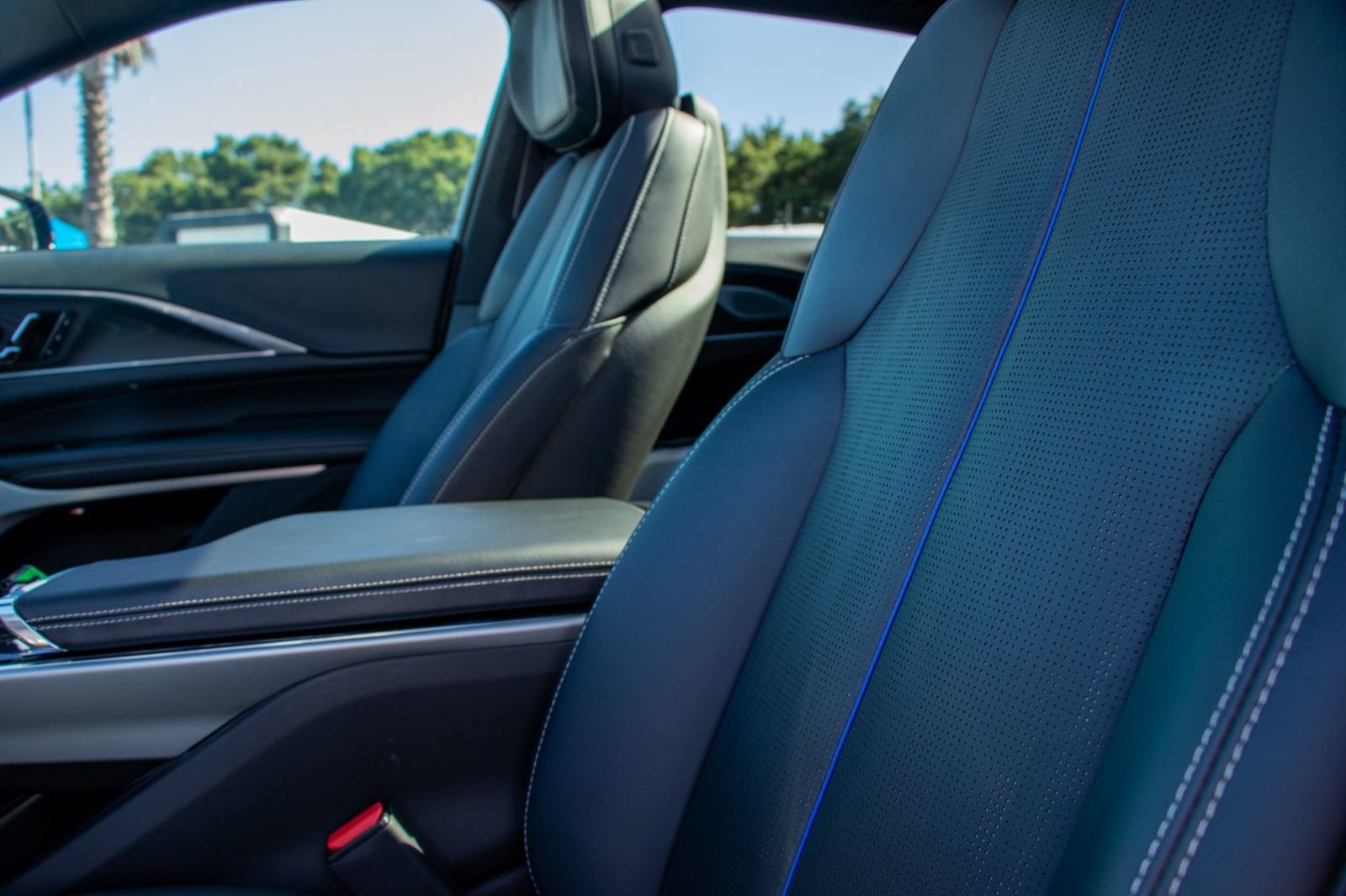 2024 Cadillac LYRIQ Sport 2