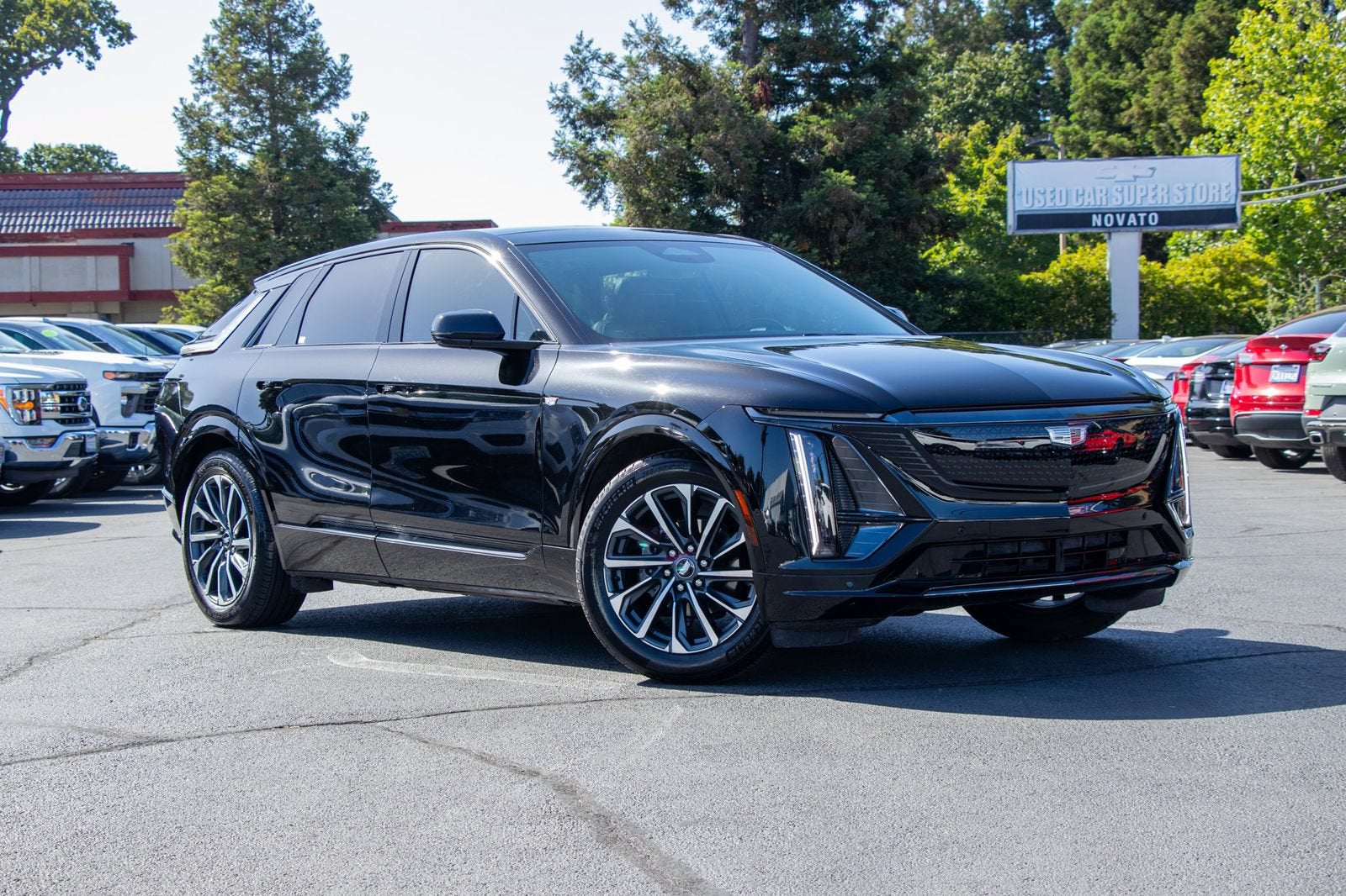 2024 Cadillac LYRIQ Sport 2