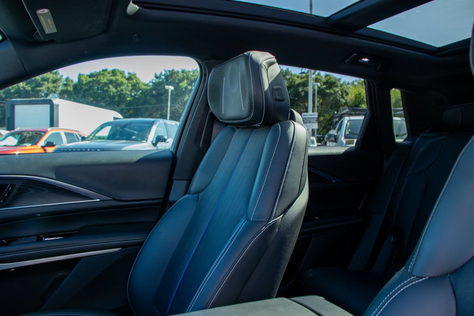 2024 Cadillac LYRIQ Sport 2