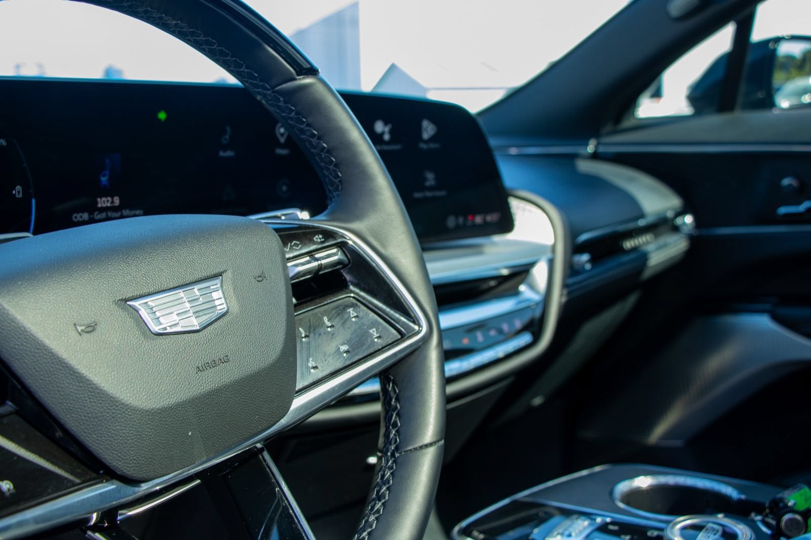 2024 Cadillac LYRIQ Sport 2