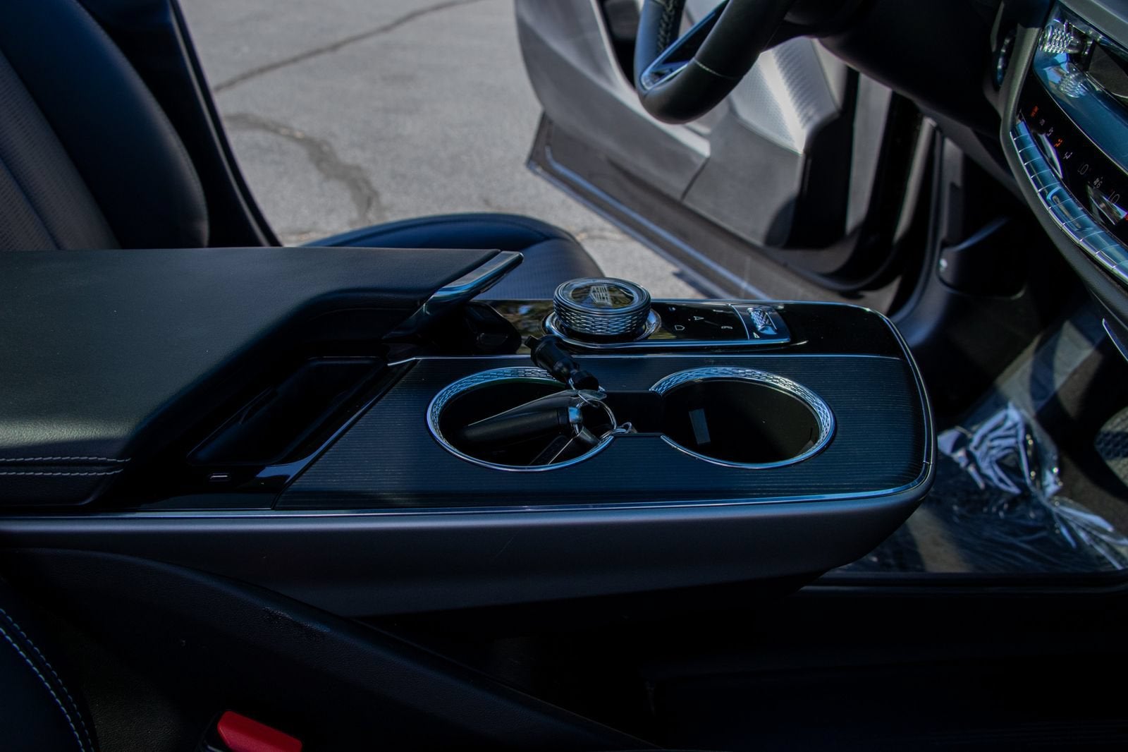 2024 Cadillac LYRIQ Sport 2