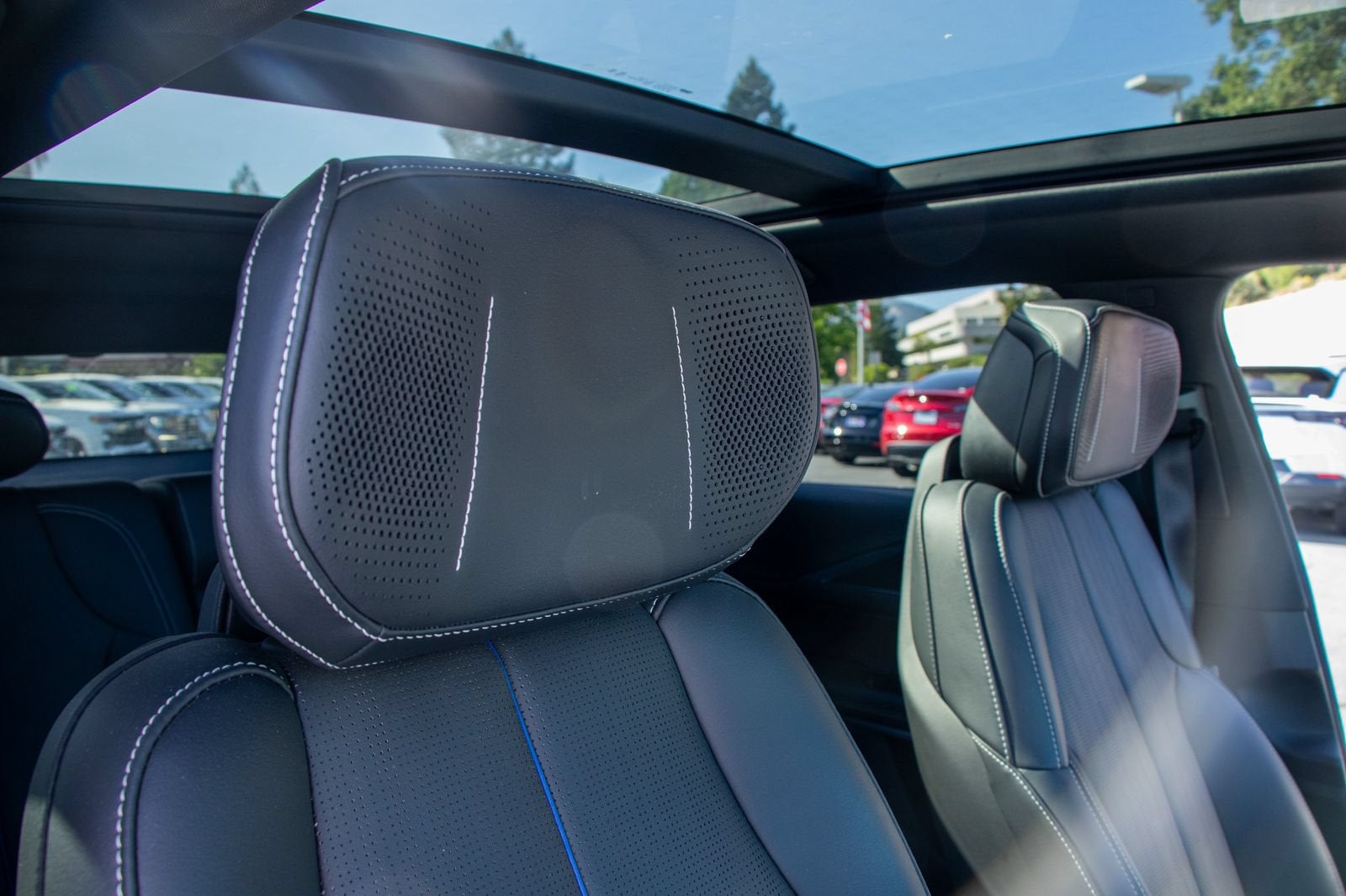 2024 Cadillac LYRIQ Sport 2
