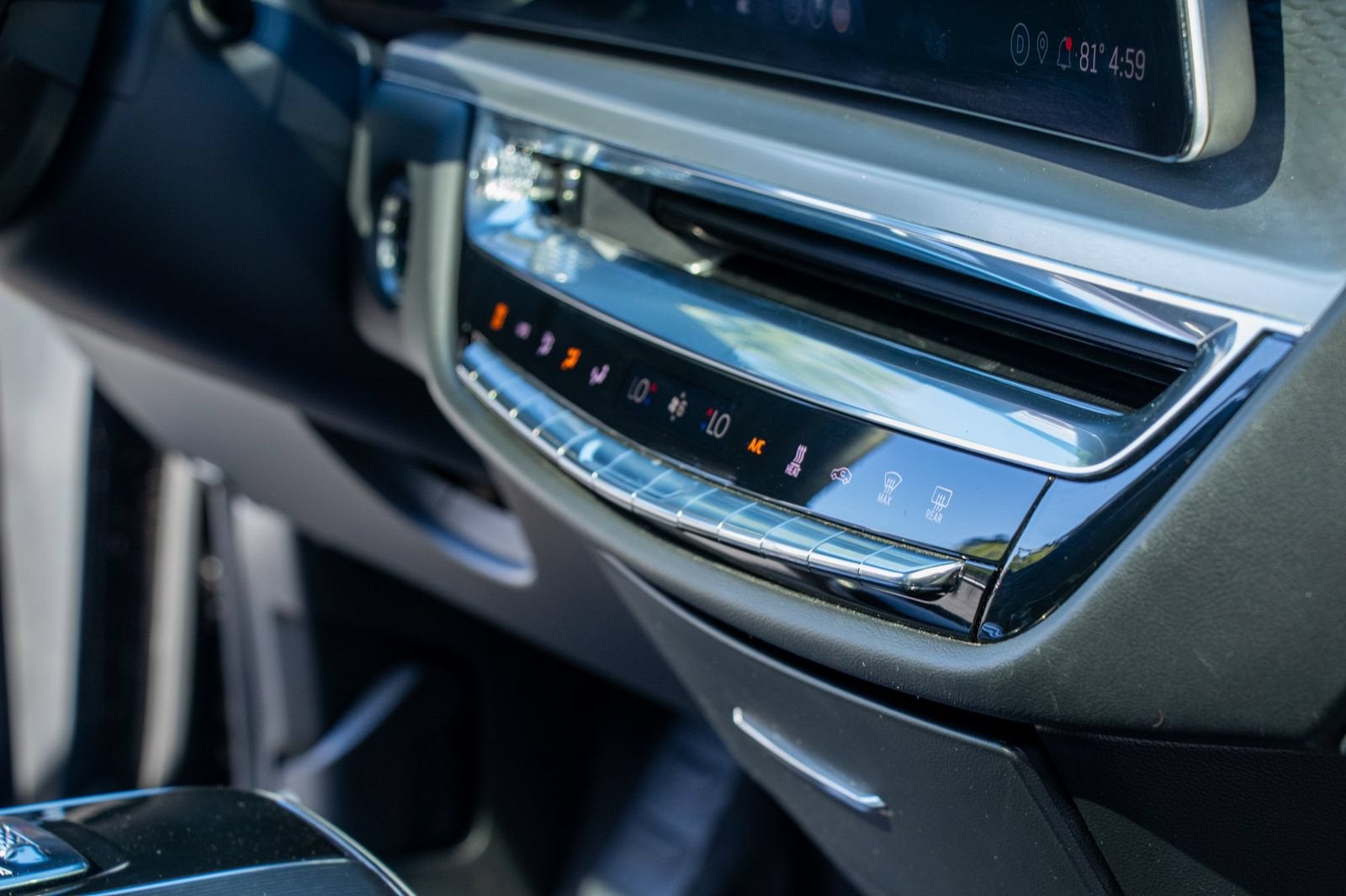 2024 Cadillac LYRIQ Sport 2