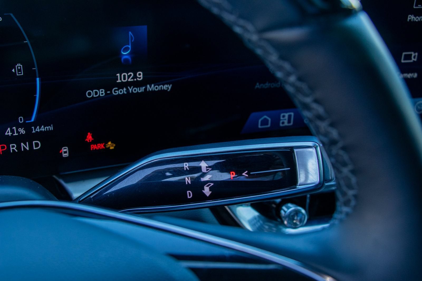 2024 Cadillac LYRIQ Sport 2
