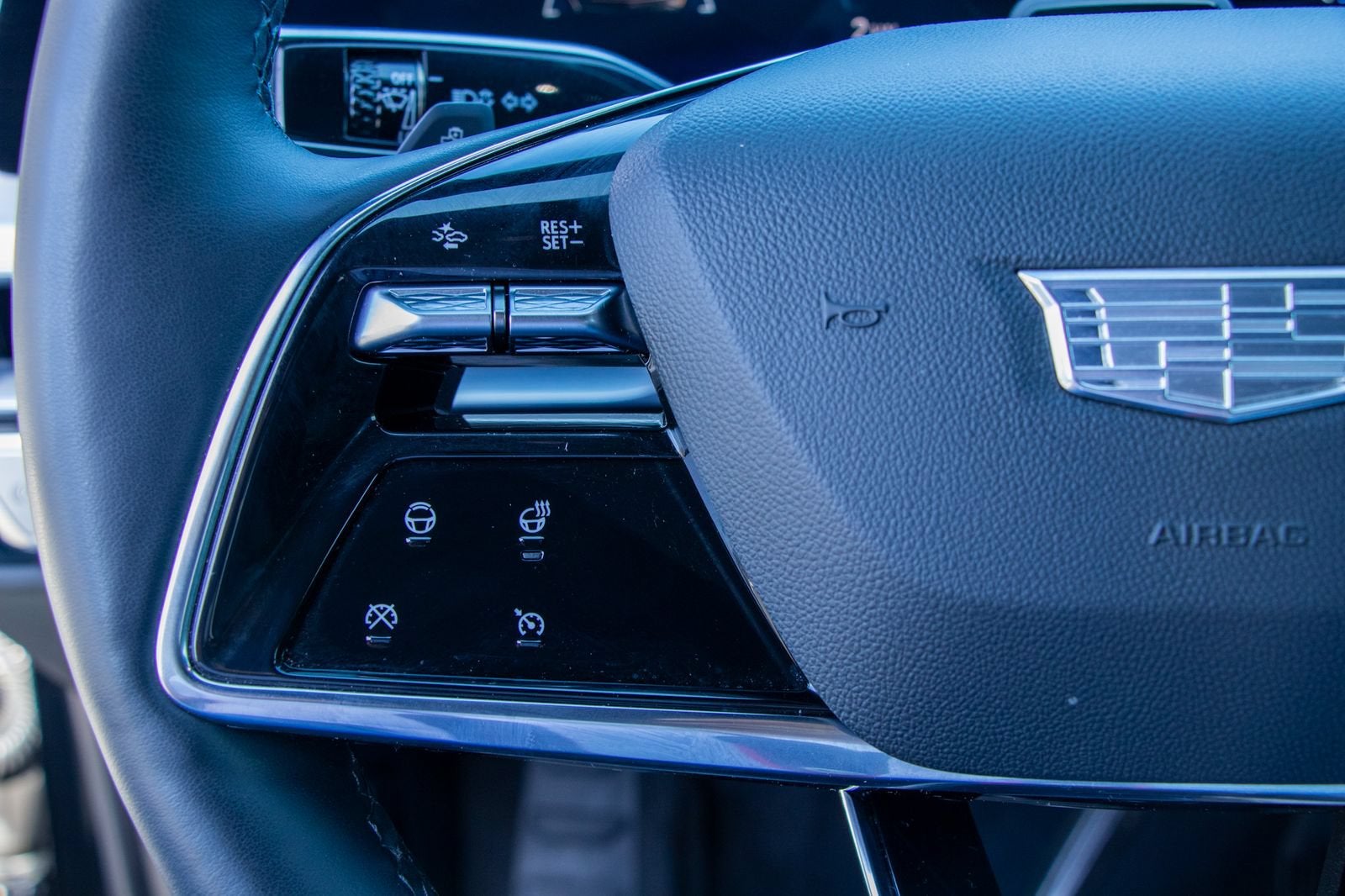 2024 Cadillac LYRIQ Sport 2