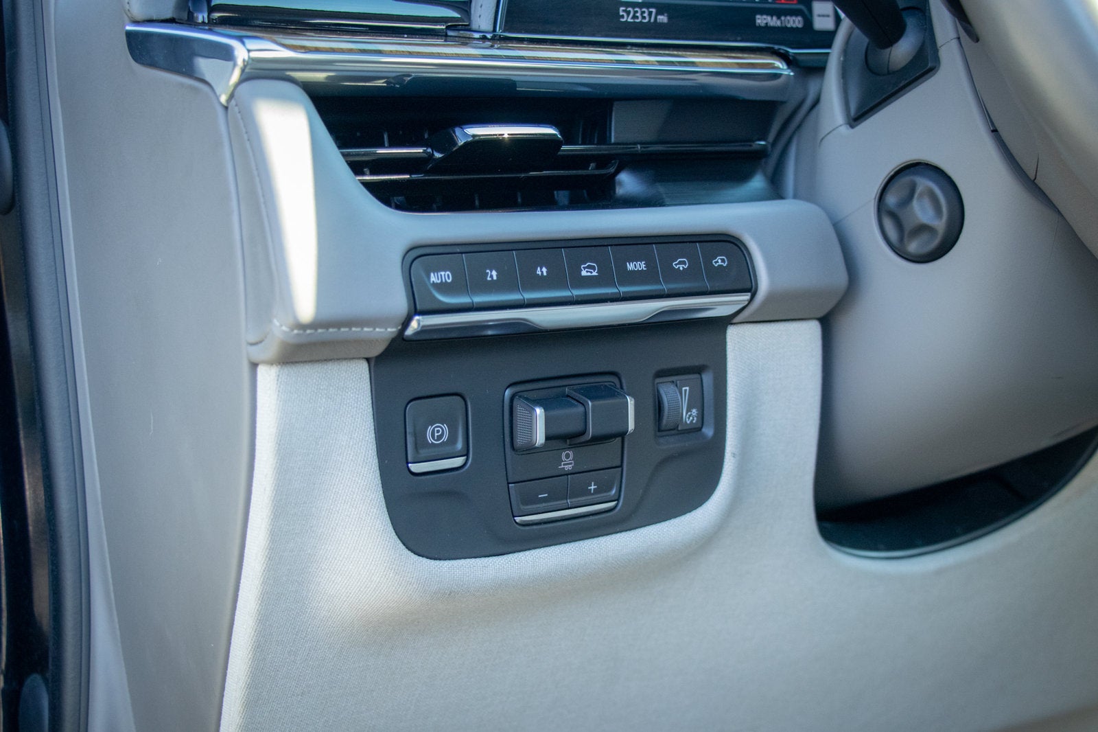 2023 Cadillac Escalade ESV 4WD Premium Luxury Platinum