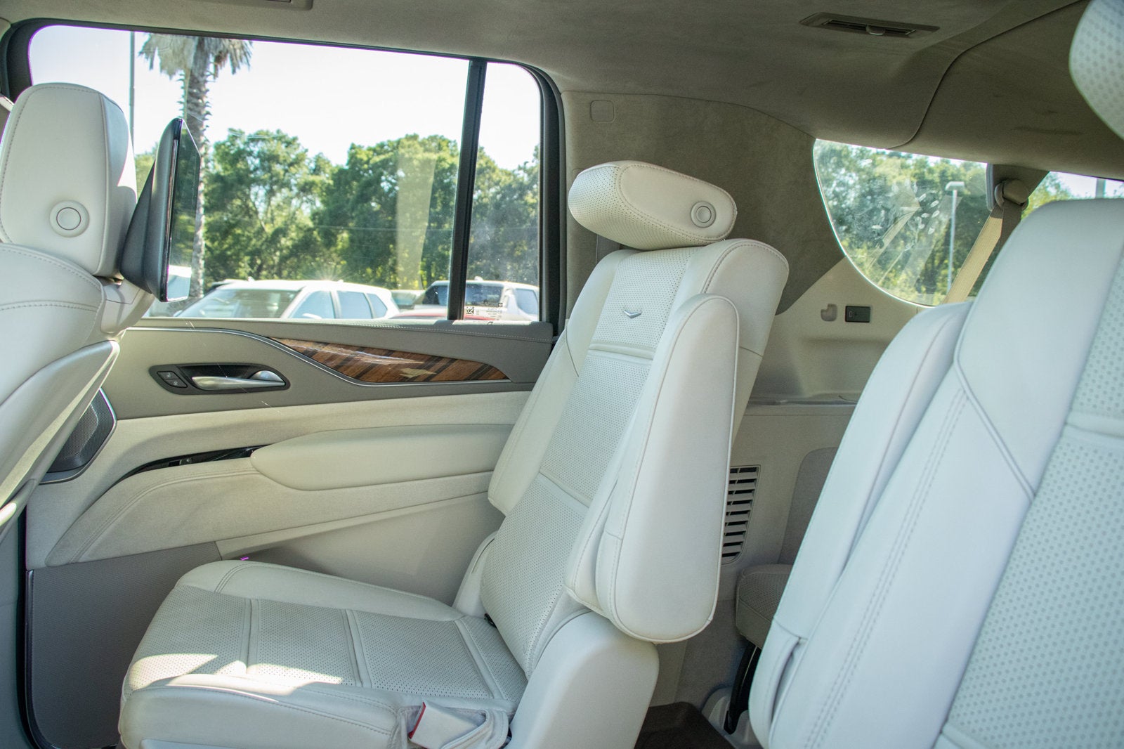 2023 Cadillac Escalade ESV 4WD Premium Luxury Platinum