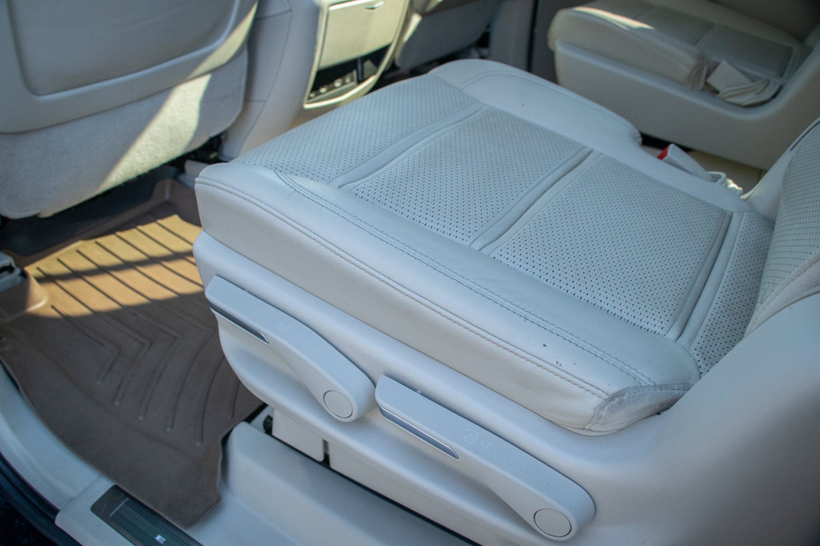 2023 Cadillac Escalade ESV 4WD Premium Luxury Platinum