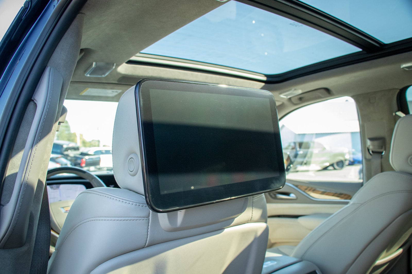 2023 Cadillac Escalade ESV 4WD Premium Luxury Platinum