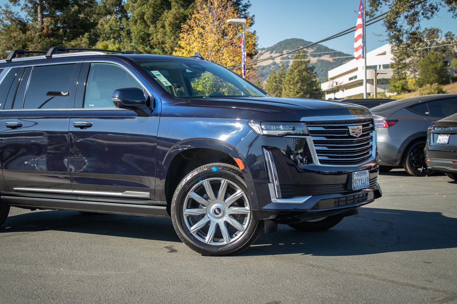 2023 Cadillac Escalade ESV 4WD Premium Luxury Platinum
