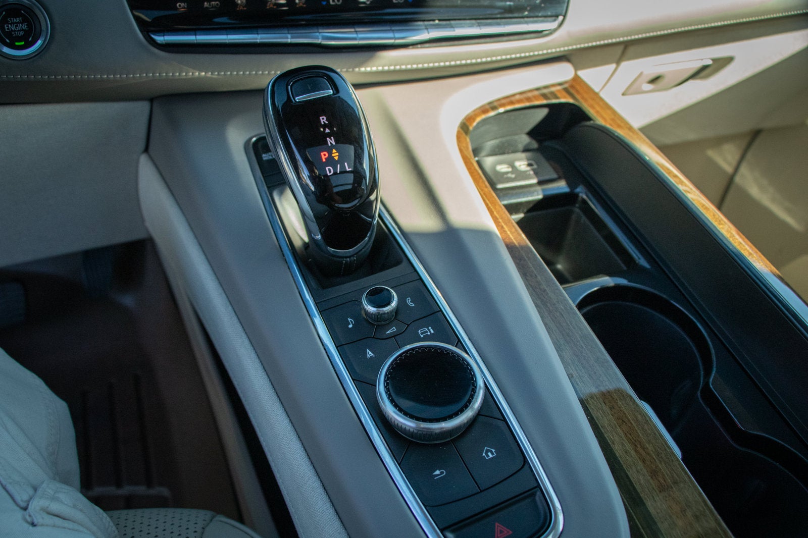 2023 Cadillac Escalade ESV 4WD Premium Luxury Platinum
