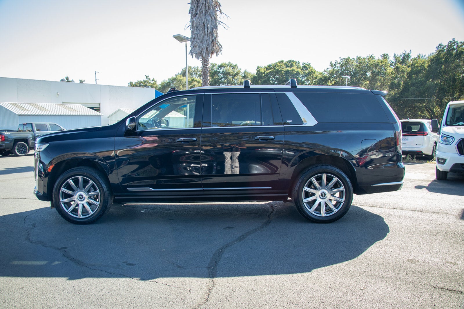 2023 Cadillac Escalade ESV 4WD Premium Luxury Platinum