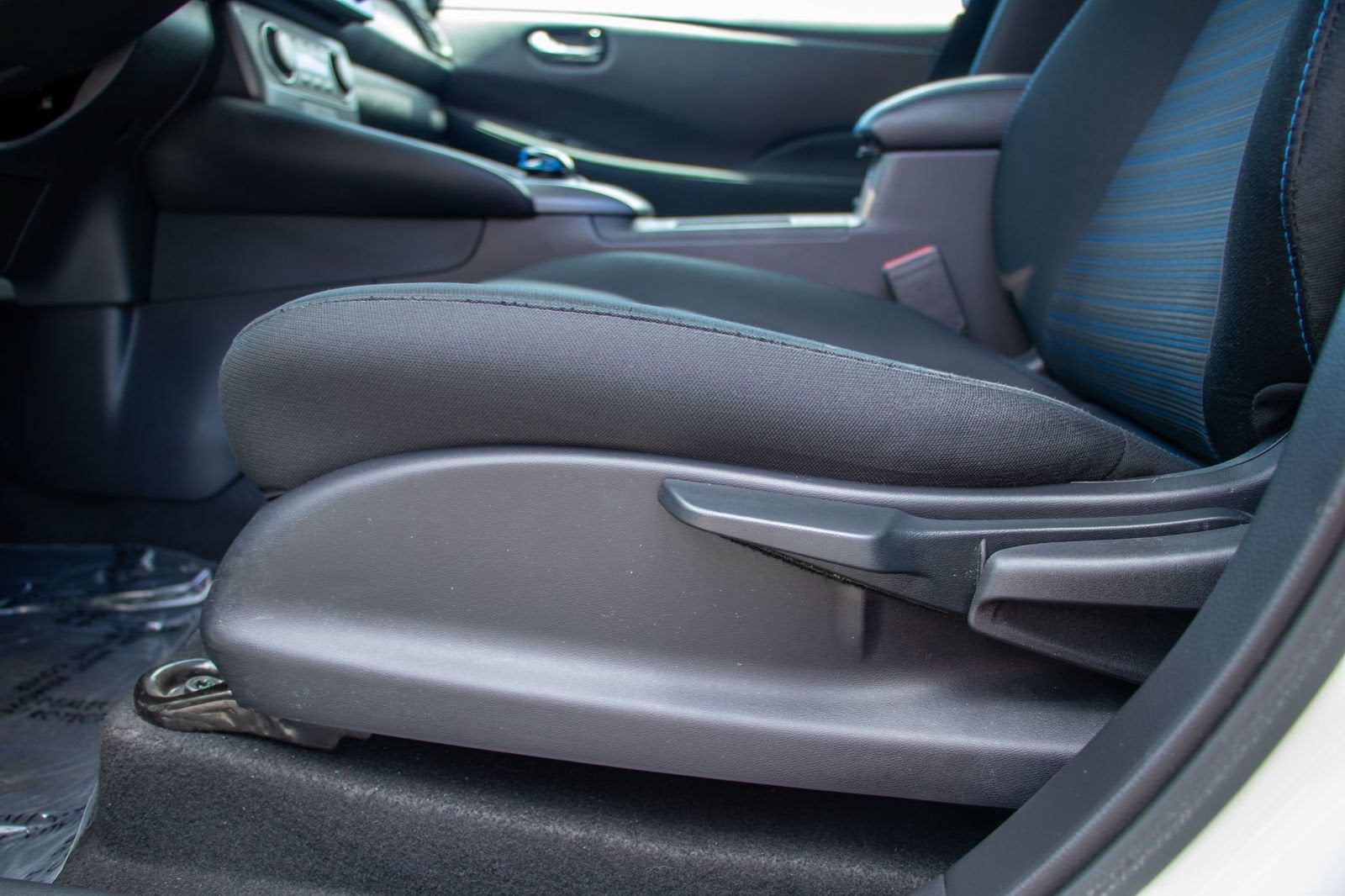 2020 Nissan LEAF S