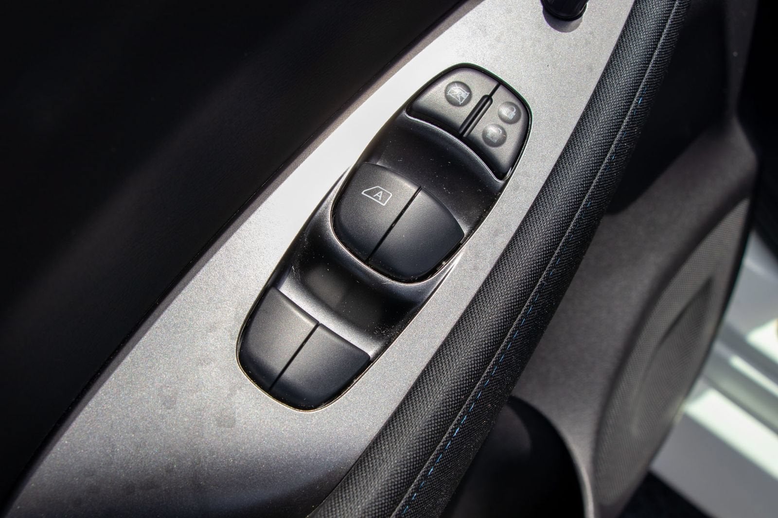 2020 Nissan LEAF S