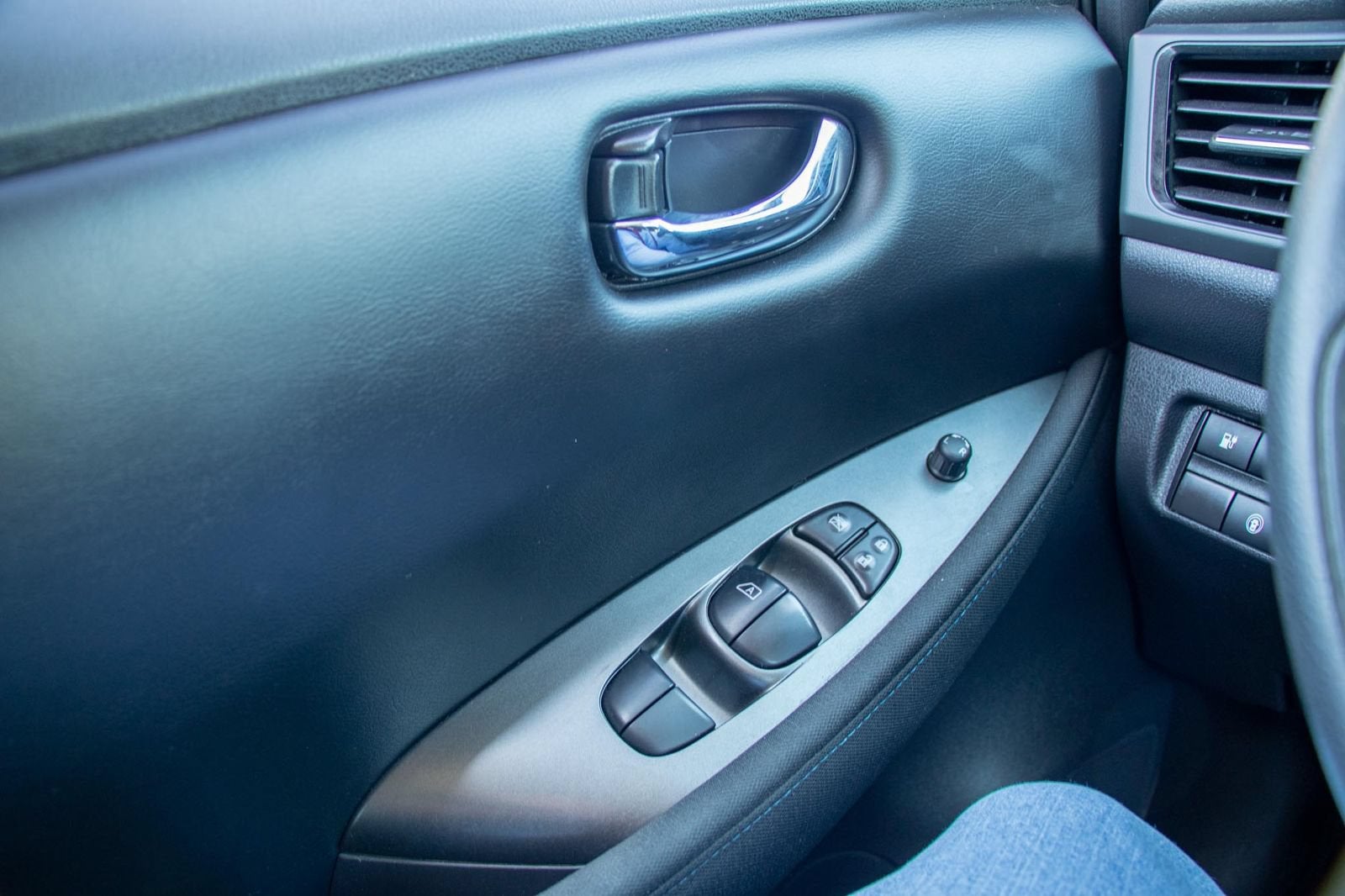2022 Nissan LEAF S 40 kWh