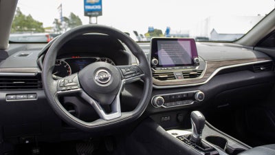 2025 Nissan Altima SV FWD