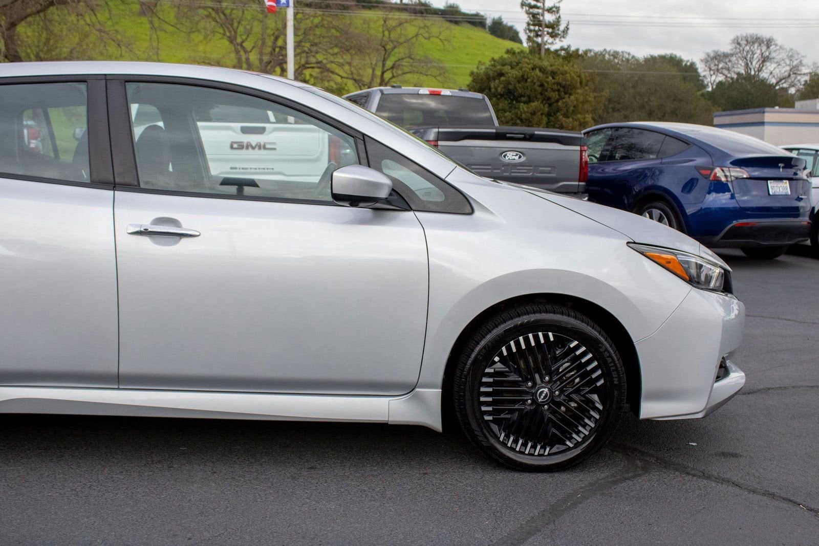 2023 Nissan LEAF SV PLUS
