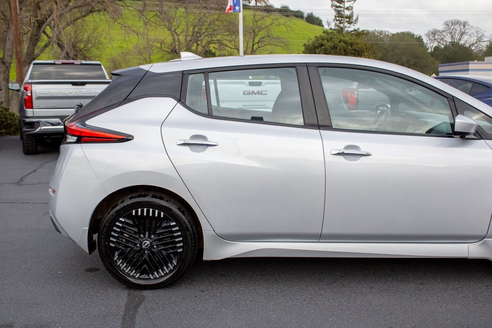 2023 Nissan LEAF SV PLUS