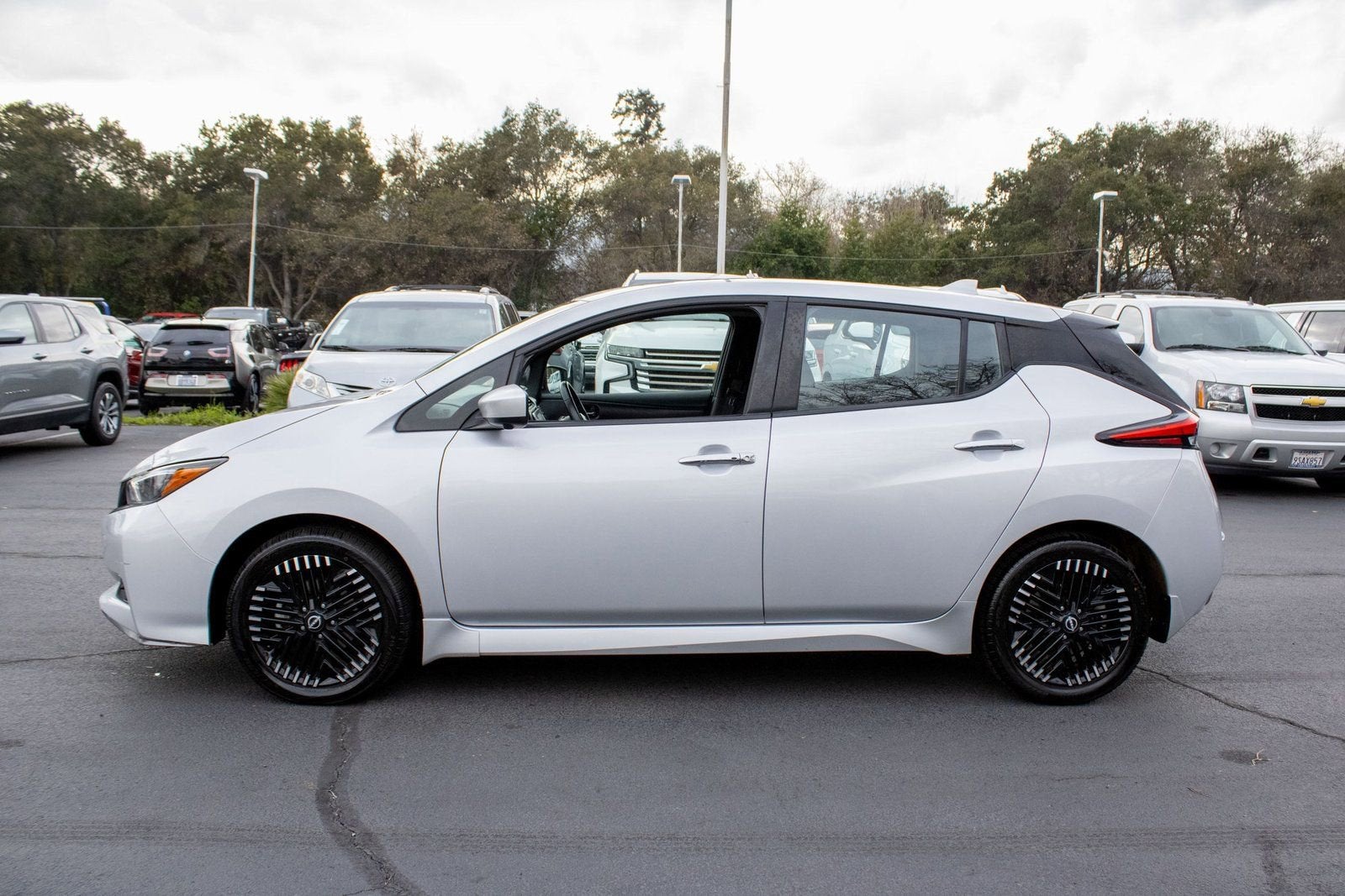 2023 Nissan LEAF SV PLUS