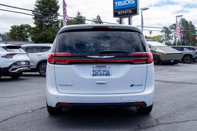 2023 Chrysler Pacifica Hybrid Touring L