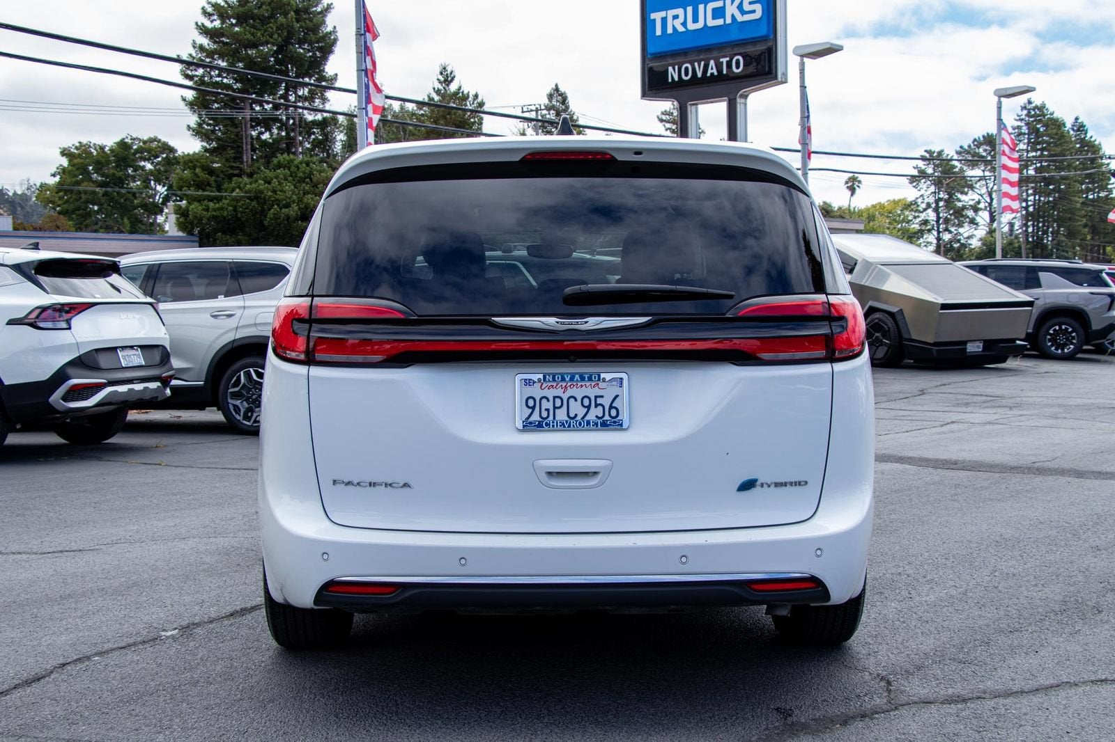 2023 Chrysler Pacifica Hybrid Touring L