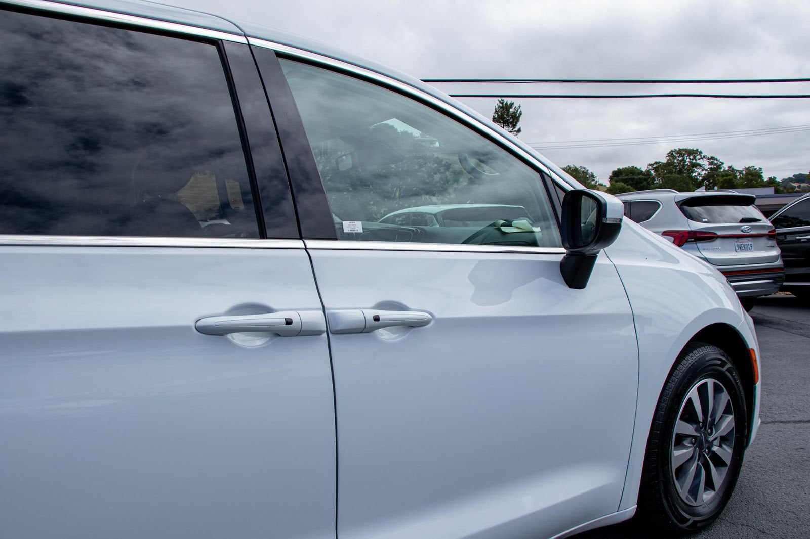 2023 Chrysler Pacifica Hybrid Touring L