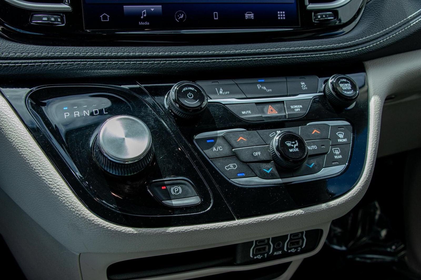 2023 Chrysler Pacifica Hybrid Touring L