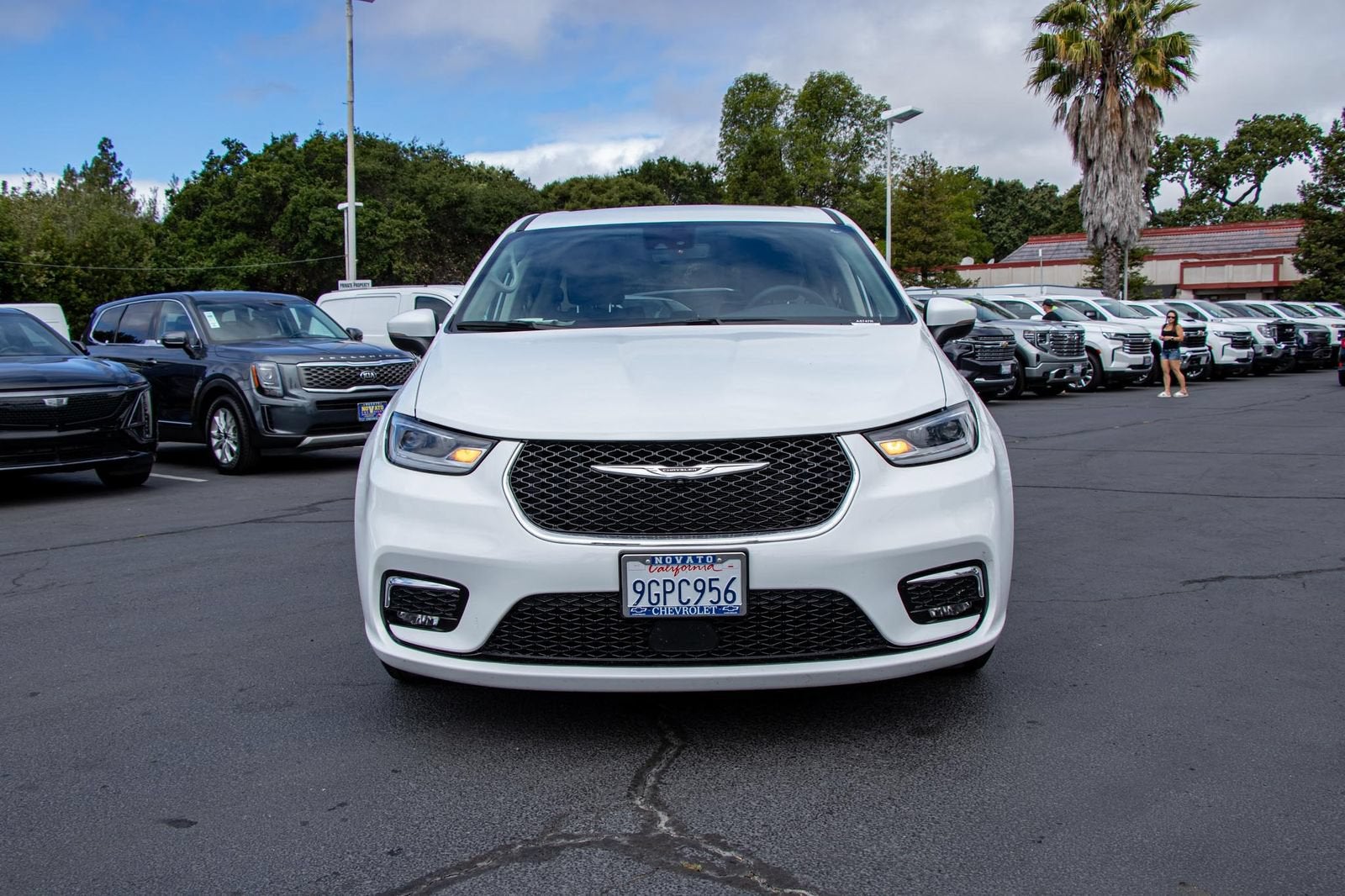2023 Chrysler Pacifica Hybrid Touring L