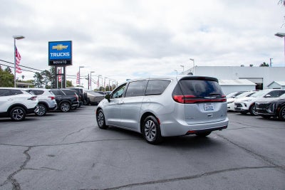 2023 Chrysler Pacifica Hybrid Touring L
