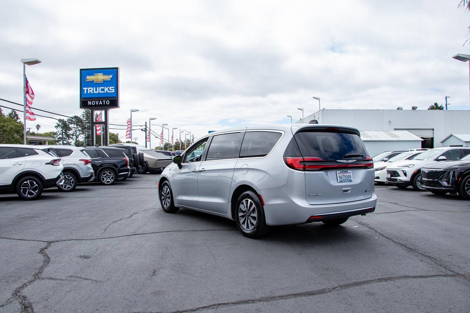 2023 Chrysler Pacifica Hybrid Touring L