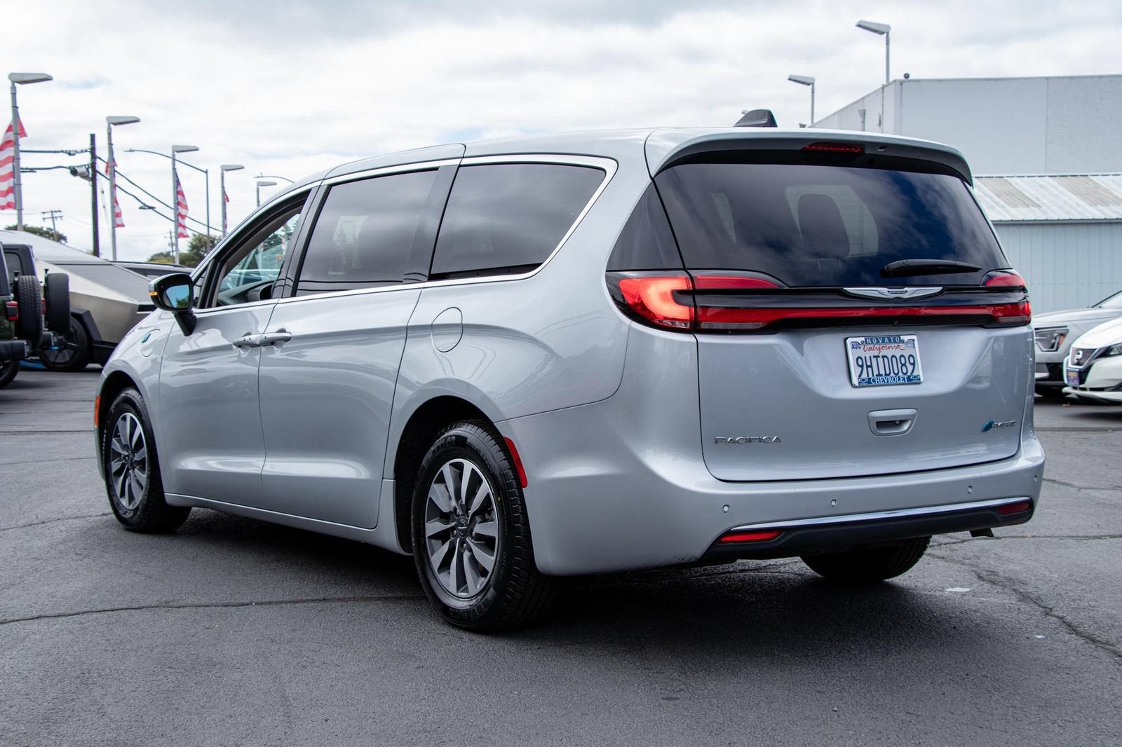 2023 Chrysler Pacifica Hybrid Touring L