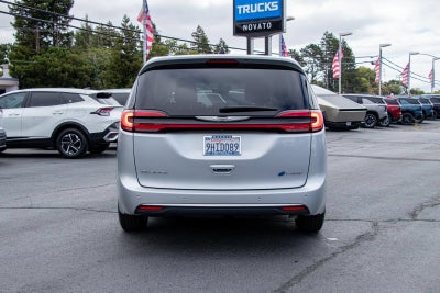 2023 Chrysler Pacifica Hybrid Touring L