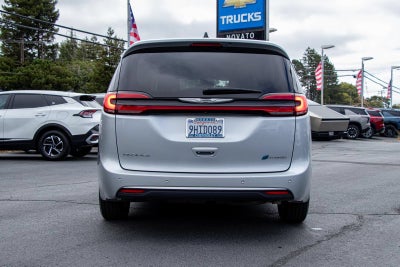 2023 Chrysler Pacifica Hybrid Touring L