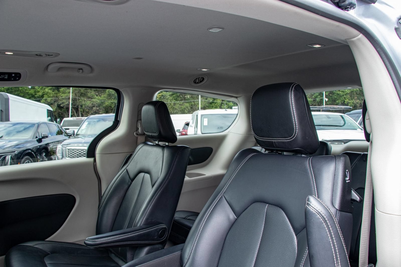 2023 Chrysler Pacifica Hybrid Touring L