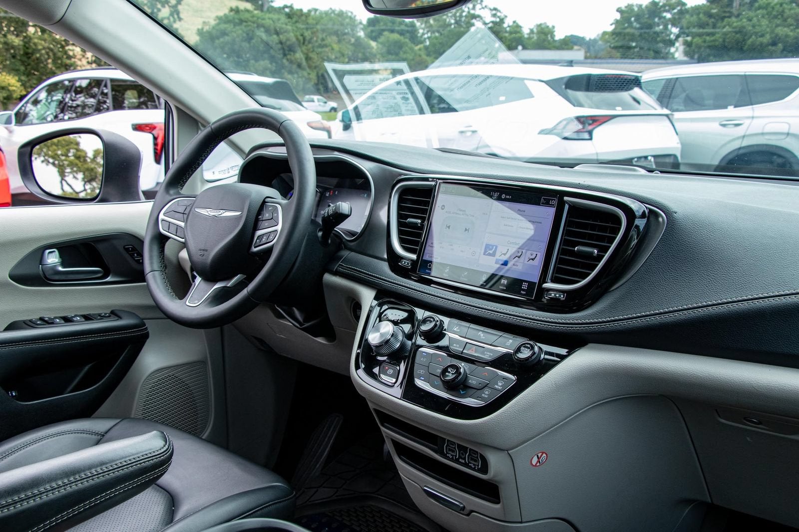 2023 Chrysler Pacifica Hybrid Touring L