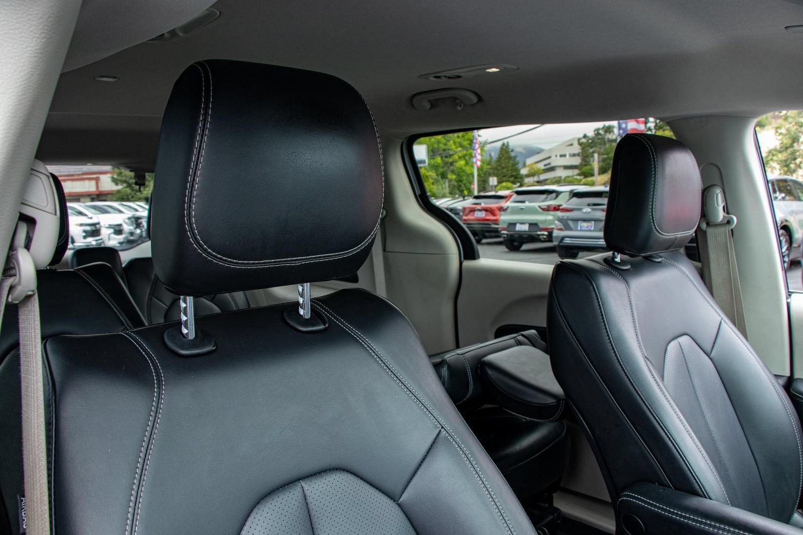 2023 Chrysler Pacifica Hybrid Touring L