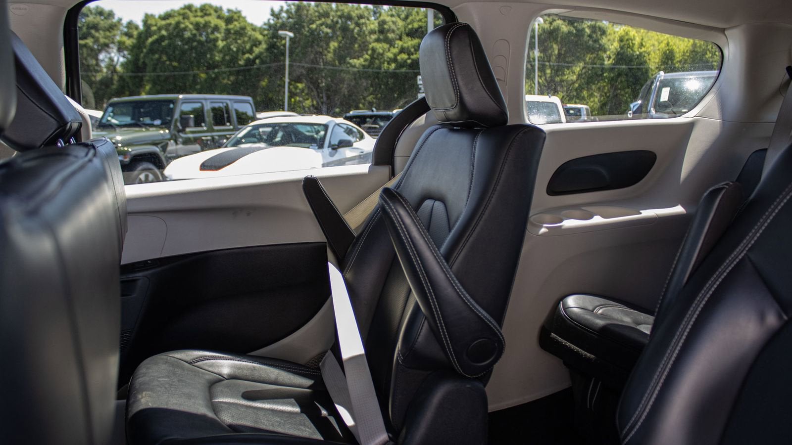 2024 Chrysler Pacifica Hybrid Select